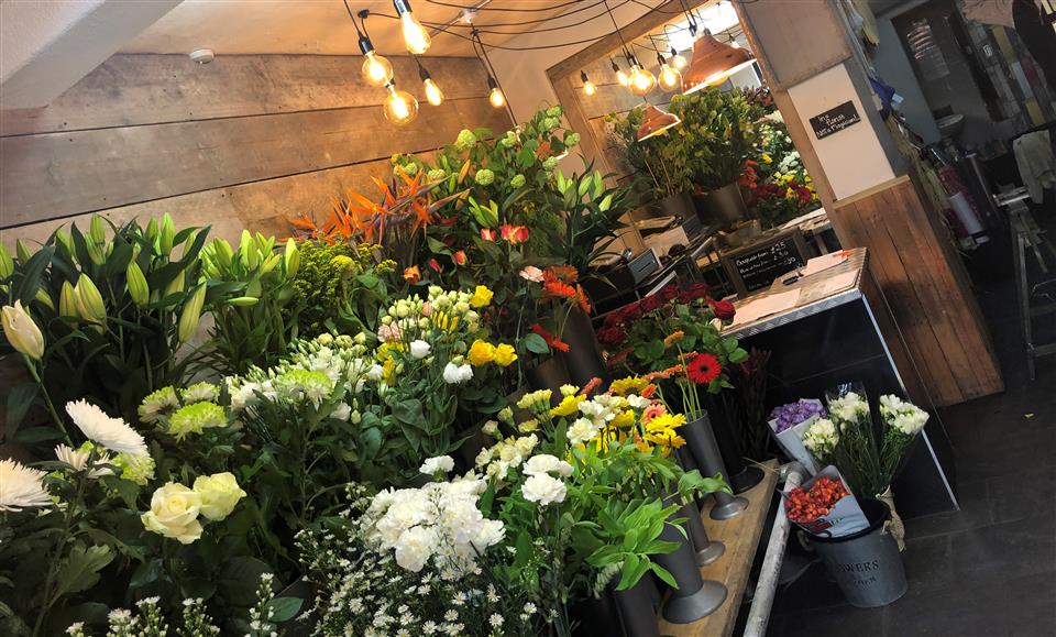 Fresh Ideas Florists Chesterfield Order Online 01246 275757